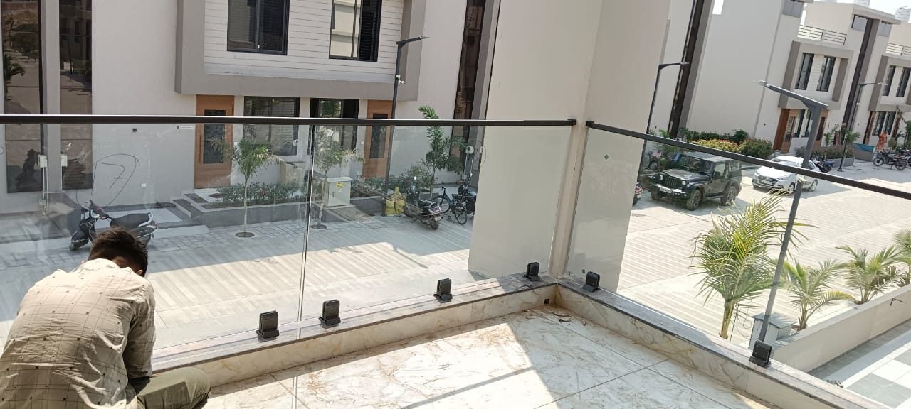 Aluminium Glass Reling Work