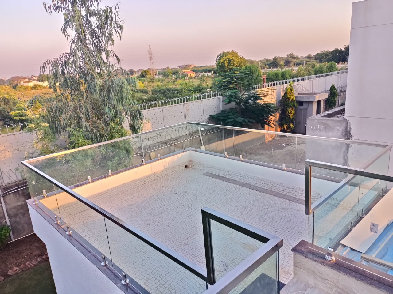 Aluminium Glass Reling Work