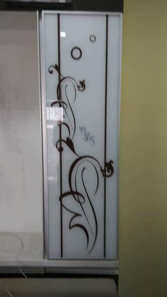 Glass Design & Backpainted Glass Work